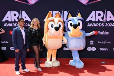  Bluey primero sube a un escenario colombiano con su show en vivo

 – En un click