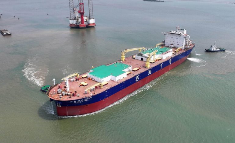  China ha convertido la cría de salmón en alta mar en una hazaña de ingeniería. Este barco de última generación lo muestra

 – En un click