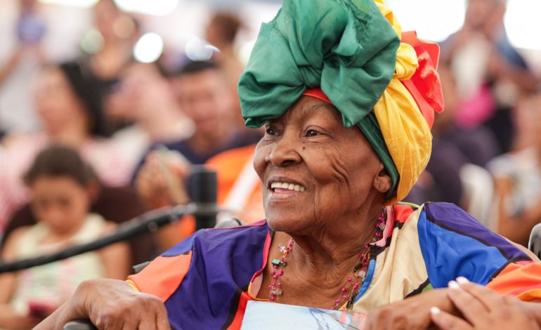  Figura reconocida de la pacifina colombiana tradicional en Maura Orjuela Die

 – En un click