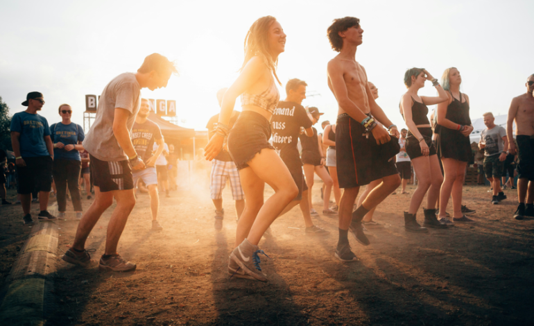 El gen z ha ignorado el vicio que celebra los raves diurnos con café y «curación del sonido»
– En un click
