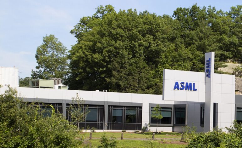 Estados Unidos está lanzando golpes a China. Muchos de ellos están ajustando al gigante de chips europeos ASML

 – En un click