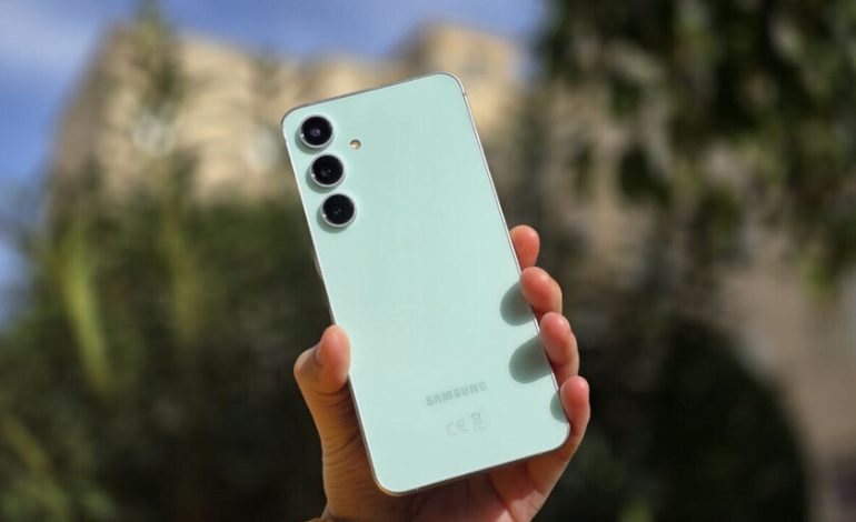  Este móvil Samsung con Premium Design Falls Price

 – En un click