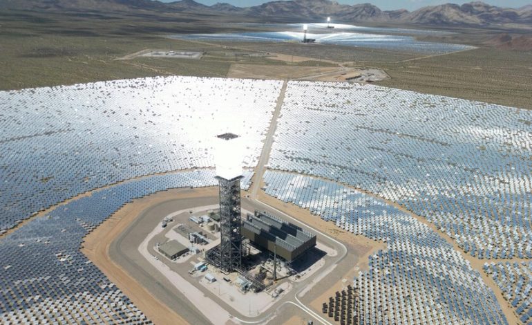  Generar energía de día y cazar asteroides por la noche

 – En un click