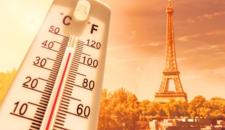  París en alerta roja por ola de calor histórica – 

 – En un click