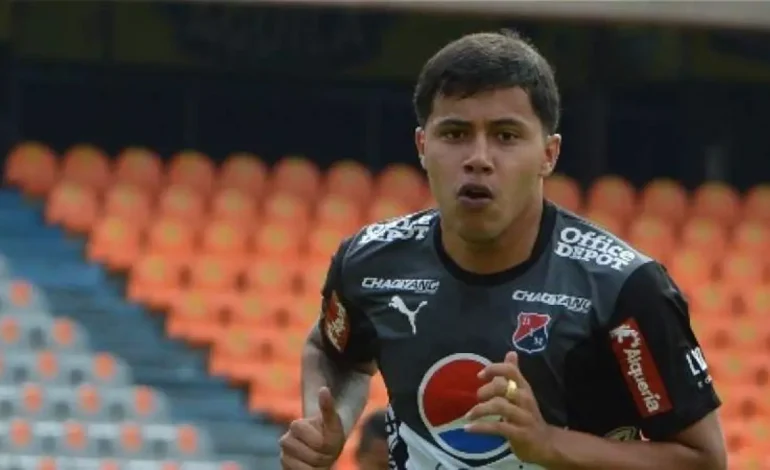  Dim ex jugador, Sebastián Macías, fue capturado en los Estados Unidos por agresión contra un salvavidas y vandalismo

 – En un click