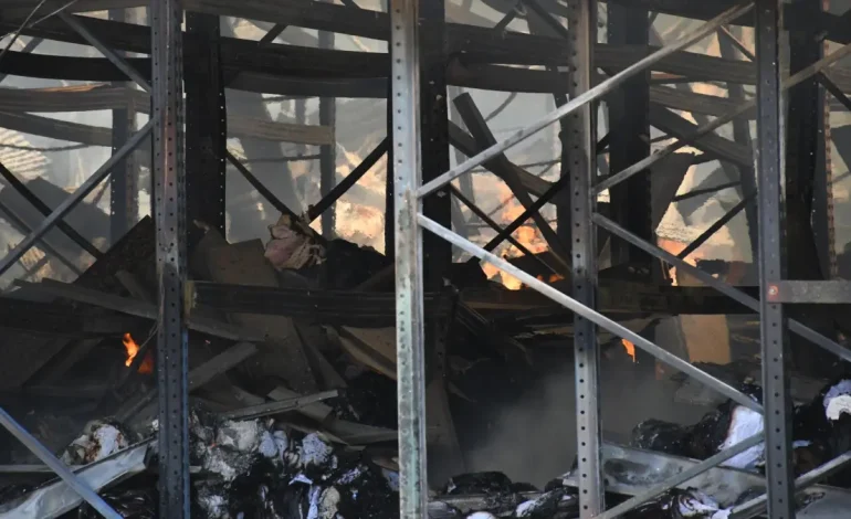  Voraz Fire en la Bodega de Gobierno del Valle: Documentos calcinados con información desde 1957: Lo que se sabe

 – En un click