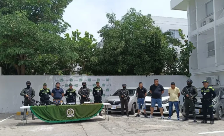  Capturan a cuatro hombres en Barranquilla con rifles de guerra y autos robados en el

 – En un click