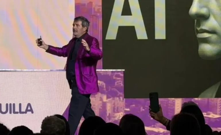  Xavier Sala I Martin durante el cierre del foro de OCDE

 – En un click