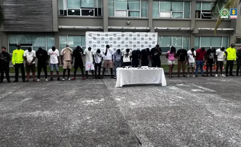  Captura masiva de miembros de una banda que robó más de 7 mil millones de pesos en Chocó; Había 26 personas involucradas en unos 90 robos.

 – En un click