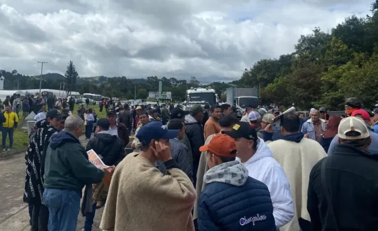  Otra ‘papa caliente’ para el gobierno: Papcultores de Cundinamarca, Boyacá, Antioquia y más departamentos de asamblea toman el Tunja a través de

 – En un click