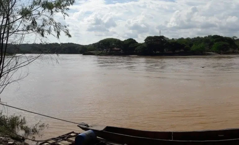En Zaragoza denuncian la restricción a la movilidad del río por ilegal
– En un click