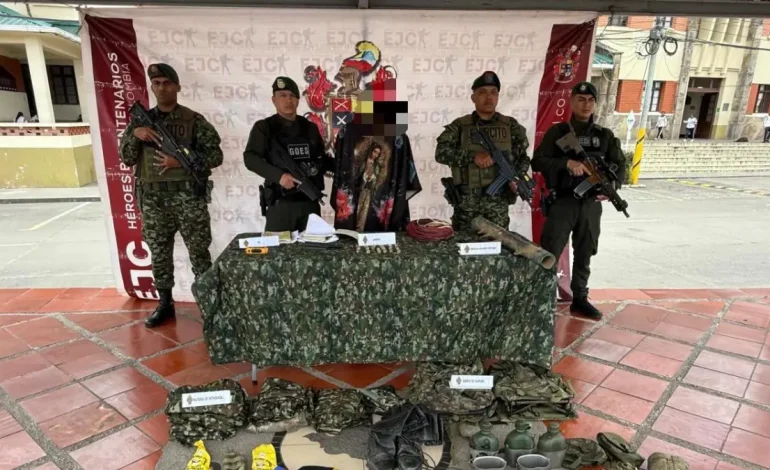  El ejército capturó en Nariño un grupo líder organizado con un mortero en su poder; tenía en contra de dos órdenes de captura

 – En un click