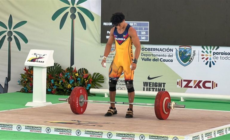 Sebastián Olivares está coronado con un campeón absoluto en pesas panorámicas
– En un click