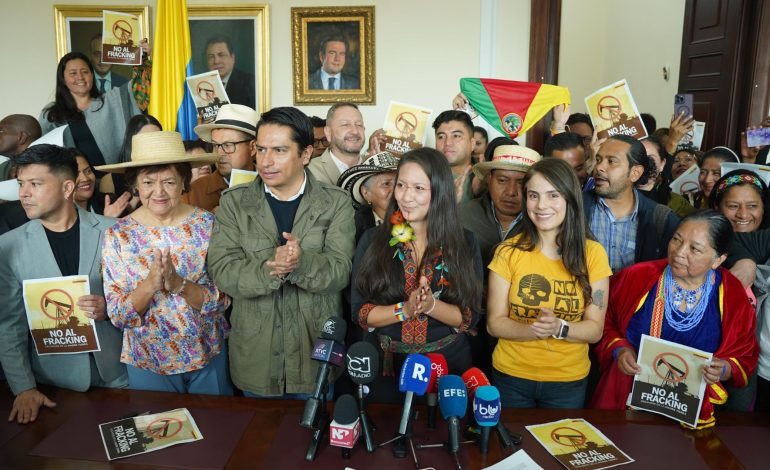 Con la cuenta del gobierno nacional quiere prohibir el fracking
– En un click