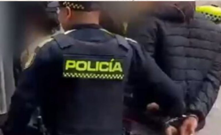  La policía registró a cuatro personas responsables del robo por turistas extranjeros

 – En un click