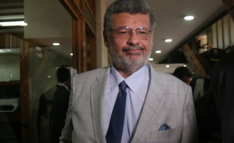  El abogado Jaime Granados se invertirá en el ex presidente de Álvaro Uribe Vélez

 – En un click