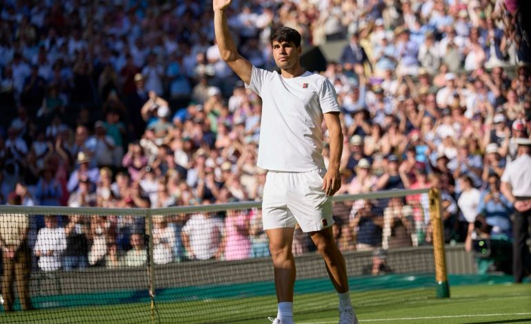  Carlos Alcaraz pierde en la final de Wimbledon

 – En un click
