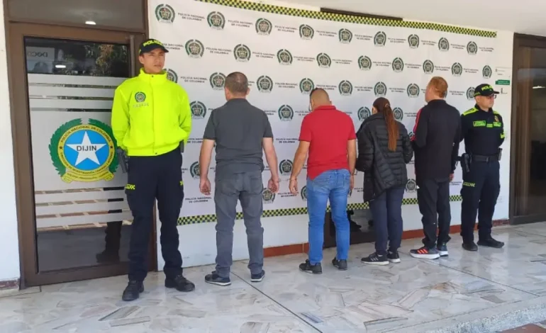 Crearon cinco compañías de fachadas de moda y calzado para evadir más de 126,000 millones de pesos en impuestos: cuatro personas fueron capturadas
– En un click