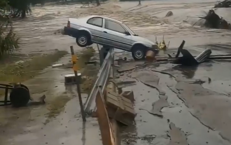  Tragedia en Texas: la inundación del río Guadalupe hojas 24 muertas y 20 niñas desaparecidas en el campamento místico – 

 – En un click
