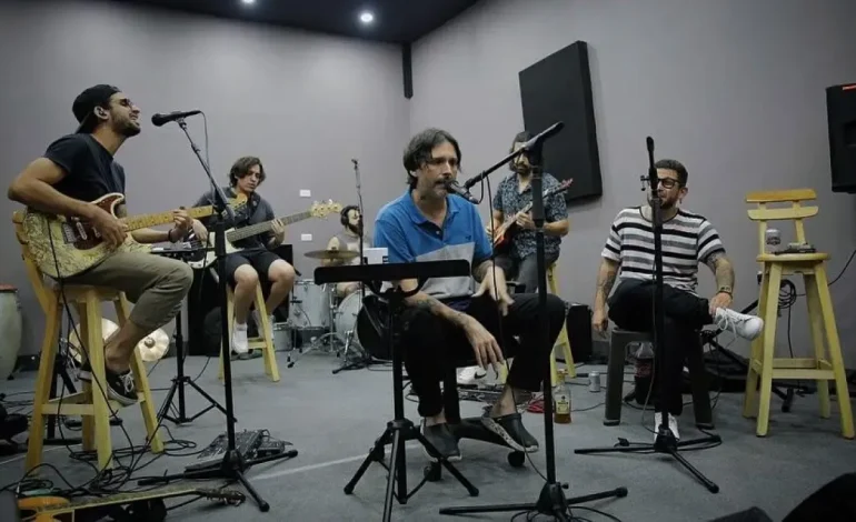  El vocalista de ‘The Inside’ fue filmado en el norte de Barranquilla: ¿Por qué lo lastimaron?

 – En un click