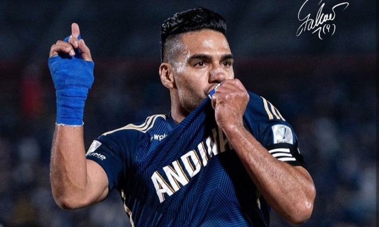 Falcao permanecerá vinculado a millonarios de otra área
– En un click