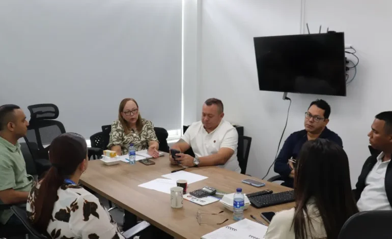 ‘La deuda millonaria de EPS pone en riesgo la atención a la baja cauca, el sur de Córdoba y el sur de Bolívar’

 – En un click