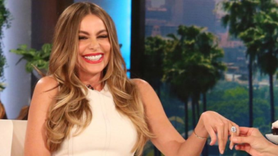  Sofía Vergara lanza su línea cosmética en España: «No voy a salir sin maquillarse»

 – En un click
