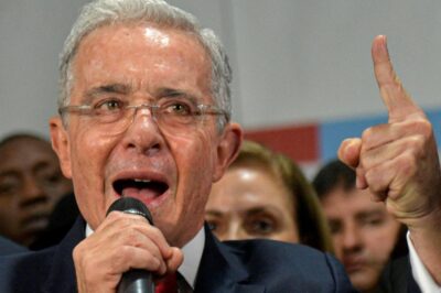  Álvaro Uribe será el primer presidente colombiano condenado criminal

 – En un click