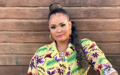  La cantante dominicana Amneliz comienza con su primera gira latinoamericana en Colombia

 – En un click