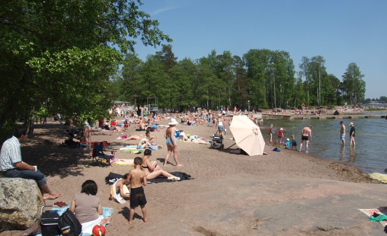  Los veranos son tan cortos en Finlandia que ha aceptado un invitado para disfrutar de las playas: kilos de caca

 – En un click
