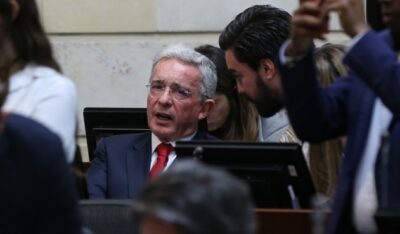  Uribe acelera la definición presidencial en la Estación Democrática y restablece el concurso hacia 2026

 – En un click