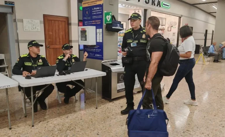  Fuerza especial Activar criminales que pasan como turistas

 – En un click