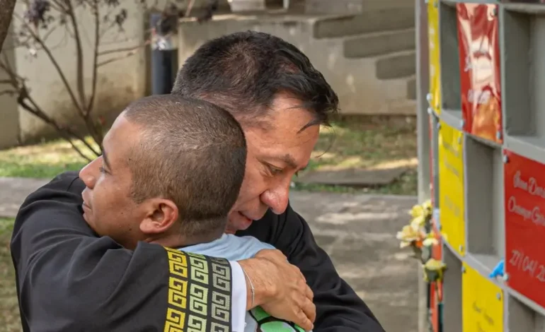  La historia dramática de un falso positivo en antioquia y una entrega digna en Medellín

 – En un click