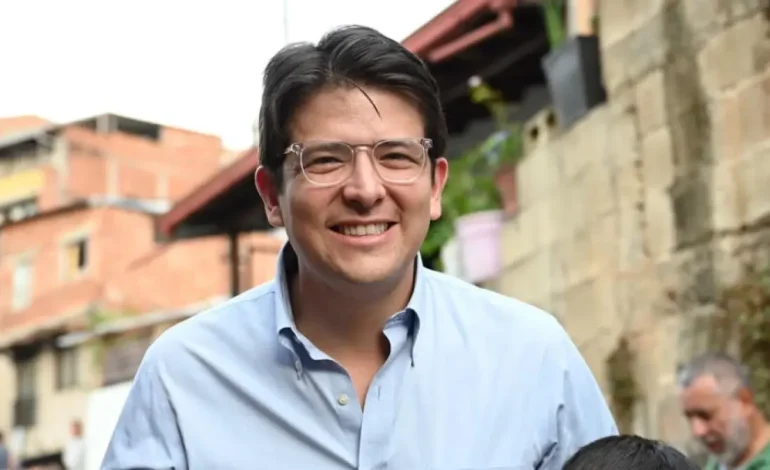  El distrito convocó una misa de réquiem para el candidato presidencial

 – En un click