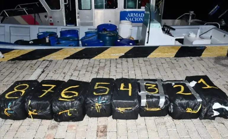  SAN ANDRÉS: En medio del desesperado intento de delincuentes cuando rebotan en el mar, se apoderan de 199 kilos de clorhidrato en la Operación Colombia

 – En un click
