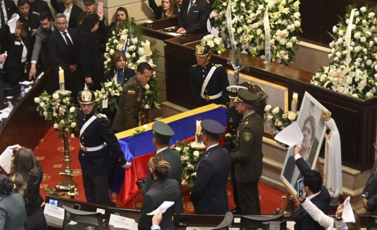  Razón por la cual Gustavo Petro no fue atendido por el funeral Miguel Uribe Turbay

 – En un click
