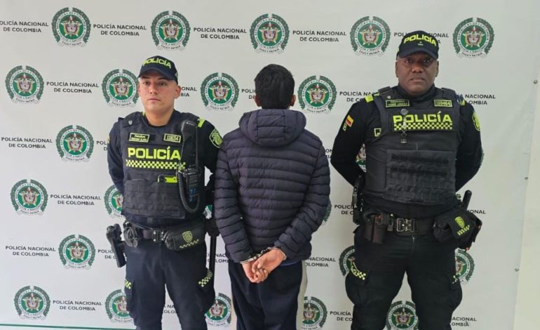  Capturan a los jóvenes de 19 años para atacar a su compañero sentimental

 – En un click