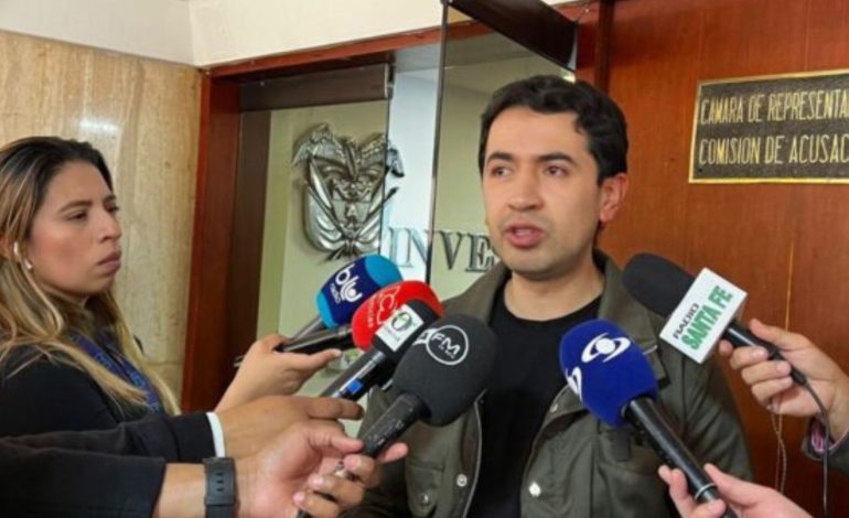  Daniel Briceño dice que las obras en la avenida de Ciudad de Cali con la Avenida de Las Américas abandonaron

 – En un click