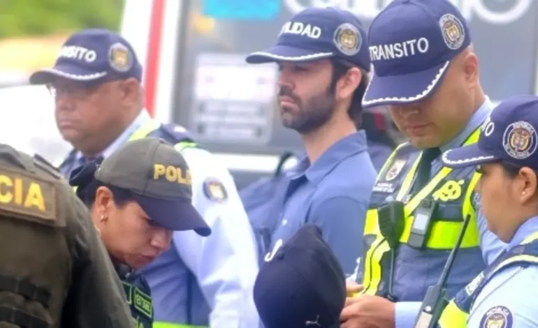  Debido a que más de 50 agentes de tráfico asaltaron en Cali, los puestos de control a los delincuentes de la carretera ya operan con la policía: ¿cómo y dónde trabajan?

 – En un click