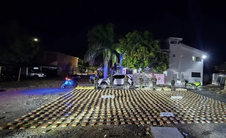  En una persecución cinematográfica, las autoridades confiscaron más de una tonelada de marihuana en un vehículo que fue movilizado en el Valle del Cauca

 – En un click