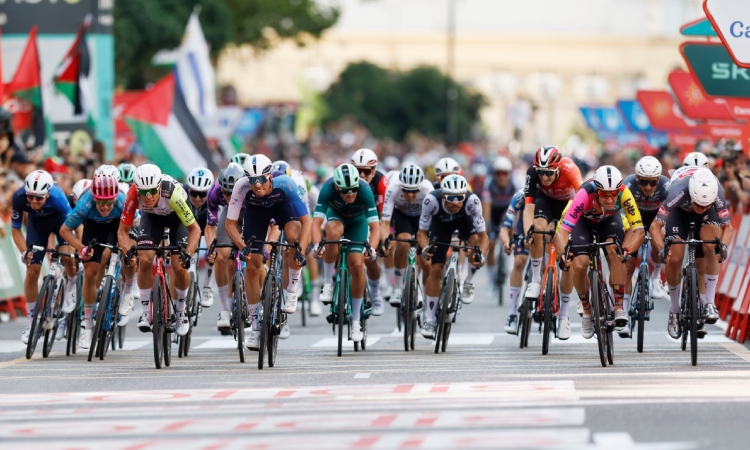  Philipsen gana el escenario en la gira de España, traen al líder continuo

 – En un click