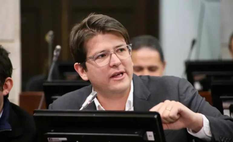  Los líderes sociales prominentes y las personalidades importantes de la política de Cauca lamentaron la muerte del senador Miguel Uribe

 – En un click