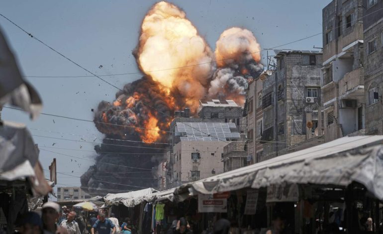  La explosión en Gaza deja a más de 30 muertos y docenas de heridos – 

 – En un click
