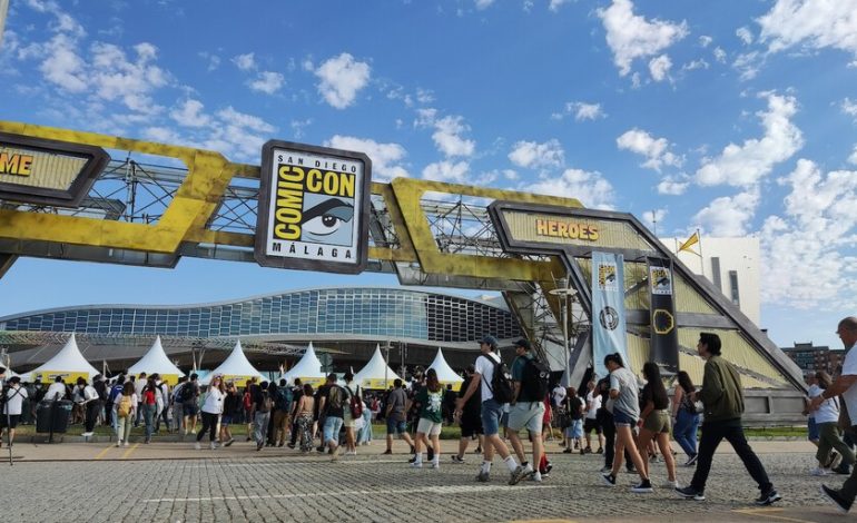Carnaval de cosplayers, cuchillas rellenas y una ciudad abarrotada

 – En un click