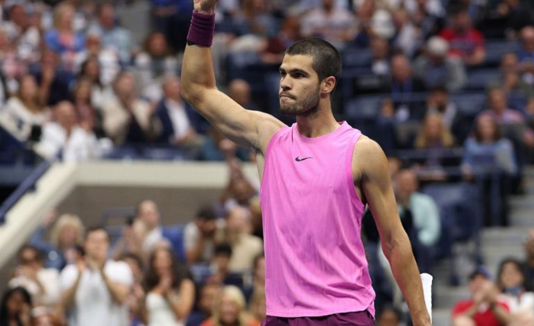 Carlos Alcaraz progresa a los cuartos de final en el torneo de Tokio

 – En un click