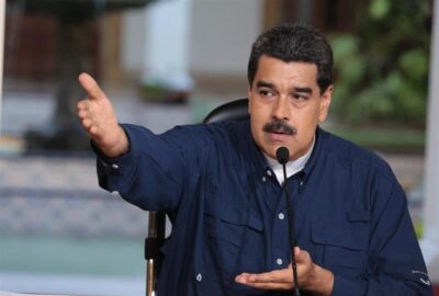 Maduro apuesta por la fuerza militar social en medio del pulso con Estados Unidos

 – En un click