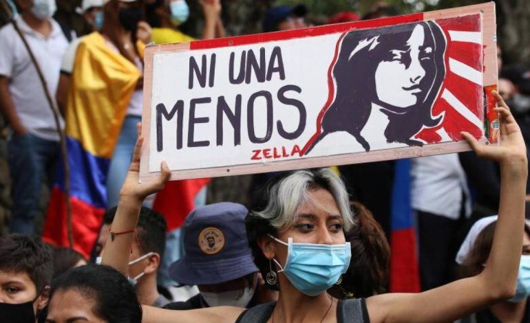  ¿Qué hay detrás del asesinato de una mujer en Trujillo, en el norte de Valle del Cauca? El comerciante fue asesinado en un almacén frente al hospital.

 – En un click