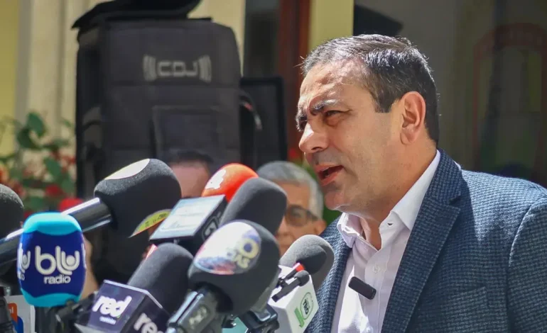  Las amenazas que el gobernador de Santander recibió y denunció

 – En un click