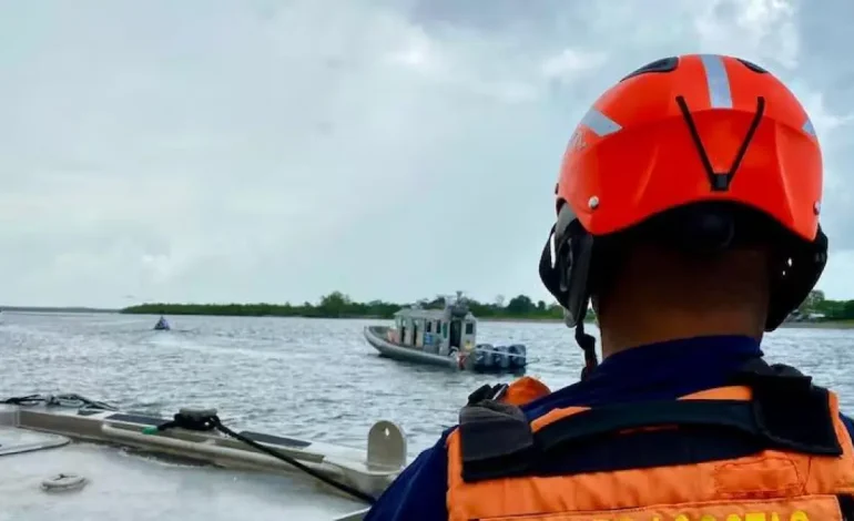  Esto respondió a la Armada, antes de las señales del presidente Petro sobre los disparos al barco que dejó a un hombre muerto en Nariño: ¿Quién fue la víctima?

 – En un click