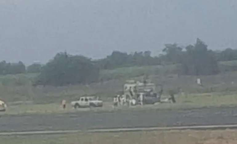  Esta es la compañía privada a la que el helicóptero que se estrelló en el aeropuerto Alfonso Bonilla Aragón con 4 personas a bordo en el valle

 – En un click